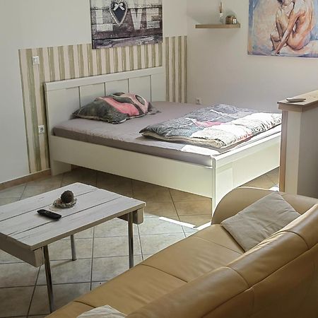 Wow Sleeping Bed & Breakfast Miklavž na Dravskem Polju Eksteriør bilde